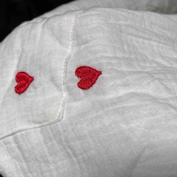 Cotton White Casual Shirt Embroidered Red Hearts Button Down Up Long Sleeve - Picture 12 of 16